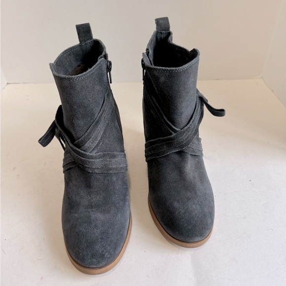 Diba Wrap Around Distressed Suede Leather Wedge Booties Size 8.5 - Picture 2 of 9